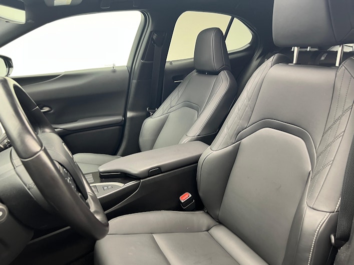 Vehicle image LEXUS UX