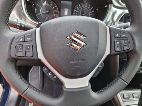 Vehicle image 17 Vehicle image 17