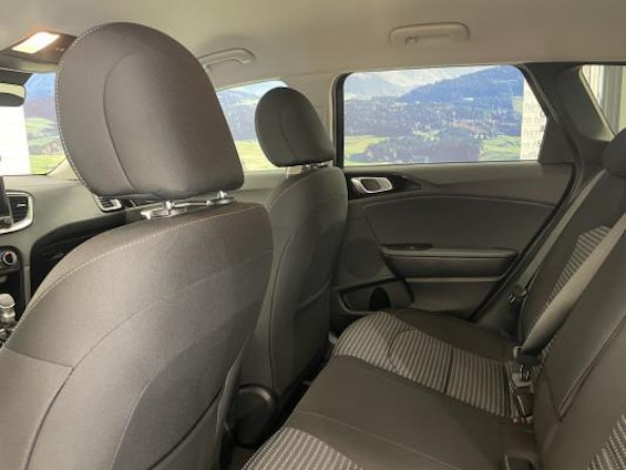 Vehicle image 6 Vehicle image 6