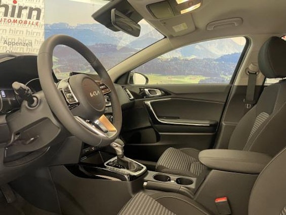 Vehicle image 4 Vehicle image 4