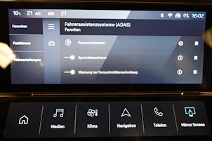 Vehicle image PEUGEOT 308 1.6 PHEV 180 Allure