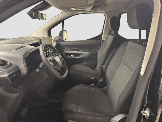 Vehicle image 8 Vehicle image 8