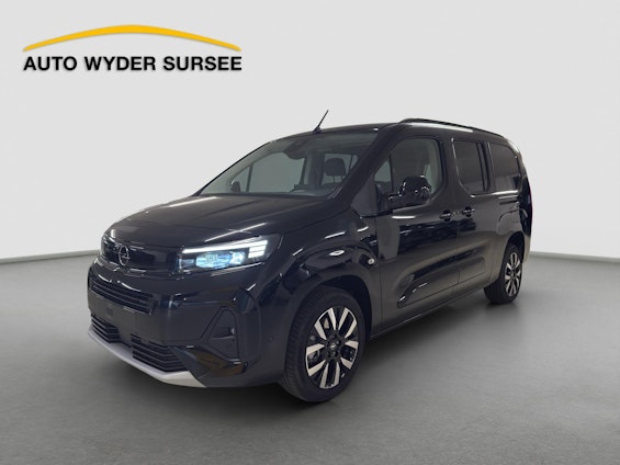 First vehicle image