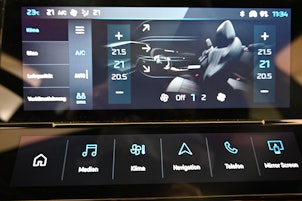 Vehicle image PEUGEOT 308 SW 1.6 PHEV 180 GT