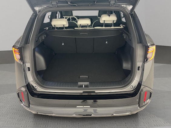 Vehicle image 4 Vehicle image 4