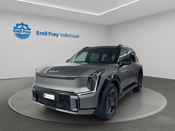 First vehicle image First vehicle image