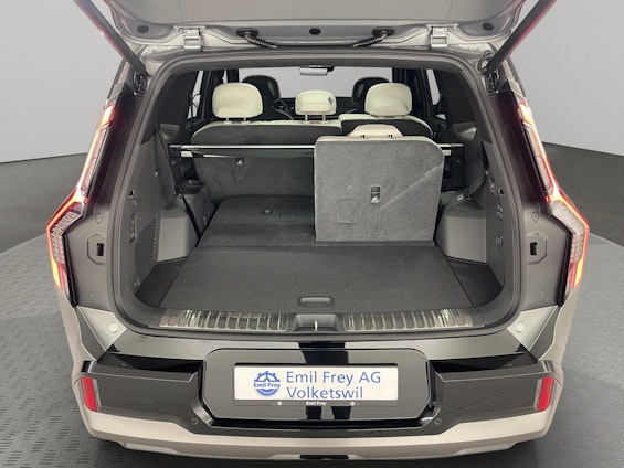 Vehicle image 4 Vehicle image 4