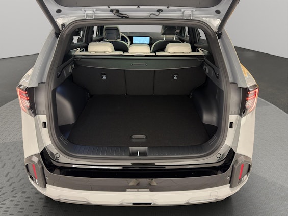 Vehicle image 4 Vehicle image 4