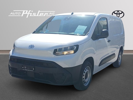 First vehicle image