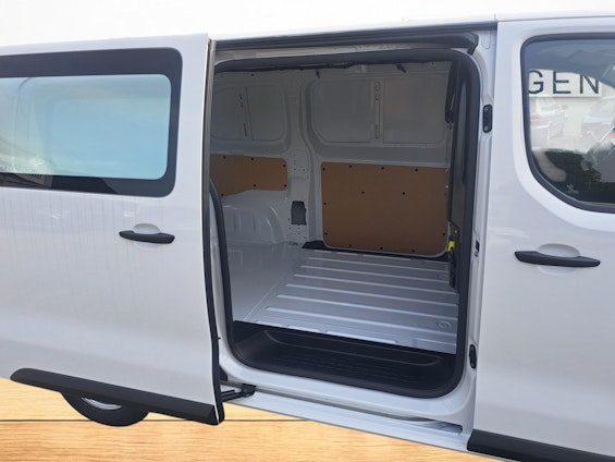 Vehicle image 7 Vehicle image 7