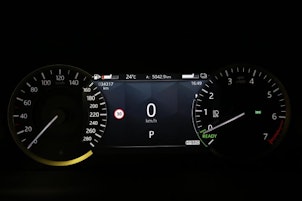 Vehicle image LAND ROVER Discovery Sport 1.5 T 300e R-Dynamic SE