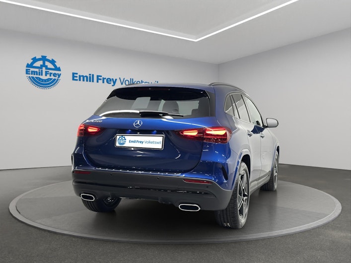 Vehicle image MERCEDES-BENZ GLA 200