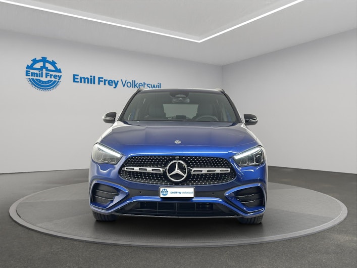 Vehicle image MERCEDES-BENZ GLA 200