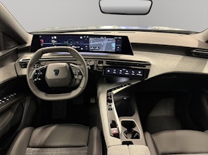 Vehicle image PEUGEOT 5008 1.2 Hybrid Allure Premium