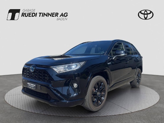 First vehicle image