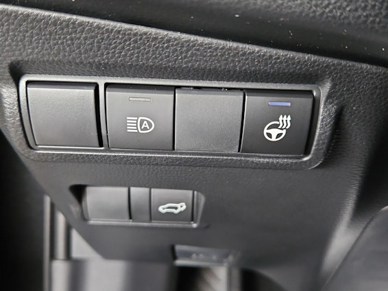 Vehicle image 17 Vehicle image 17