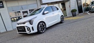 First vehicle image