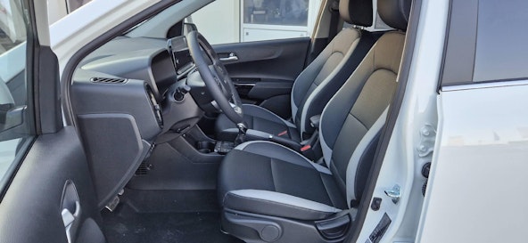 Vehicle image 3 Vehicle image 3