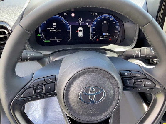 Vehicle image 4