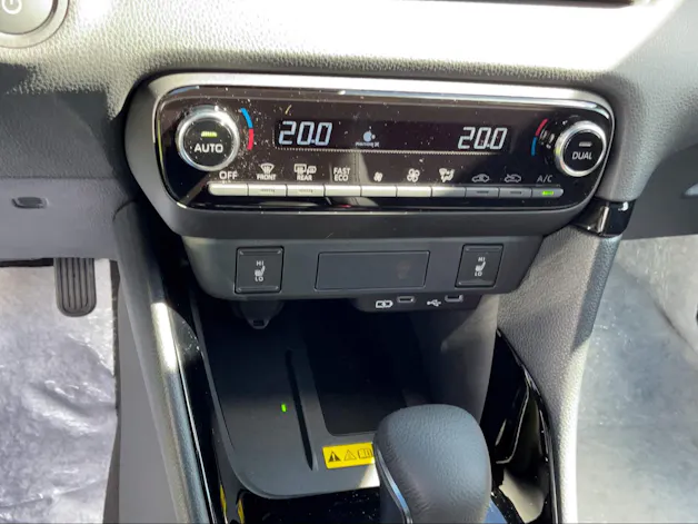 Toyota Yaris 1.5 VVT-i HSD Premium