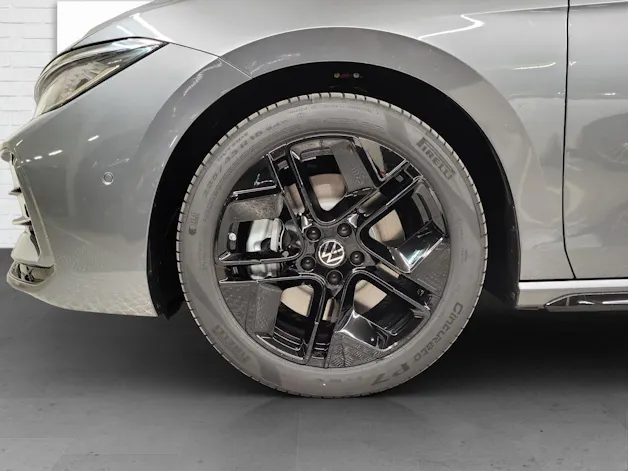 VW Passat Variant 2.0 TSI R-Line  DSG 4moti