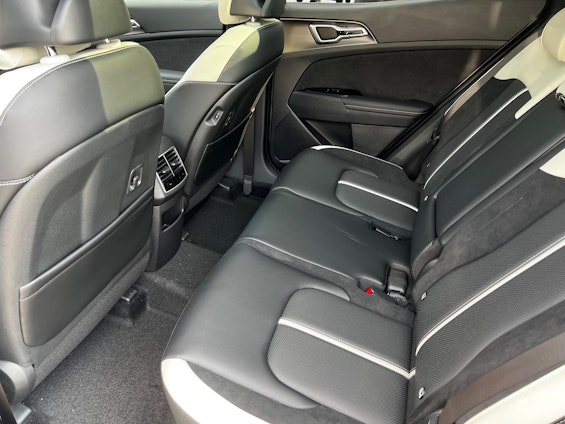 Vehicle image 5 Vehicle image 5