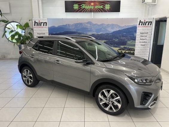 First vehicle image