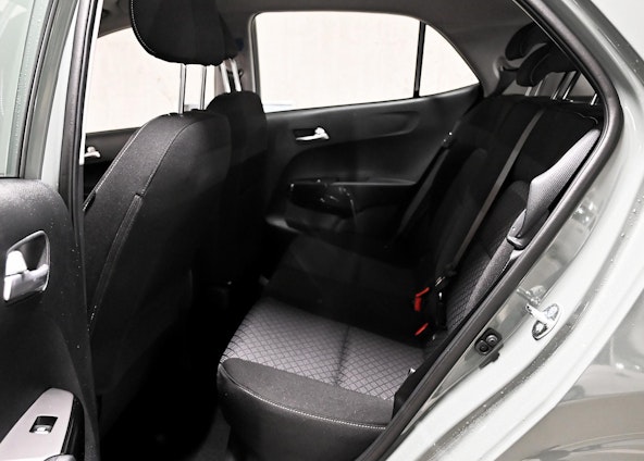 Vehicle image 7 Vehicle image 7