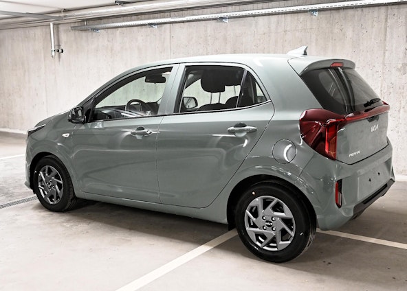 Vehicle image 6 Vehicle image 6