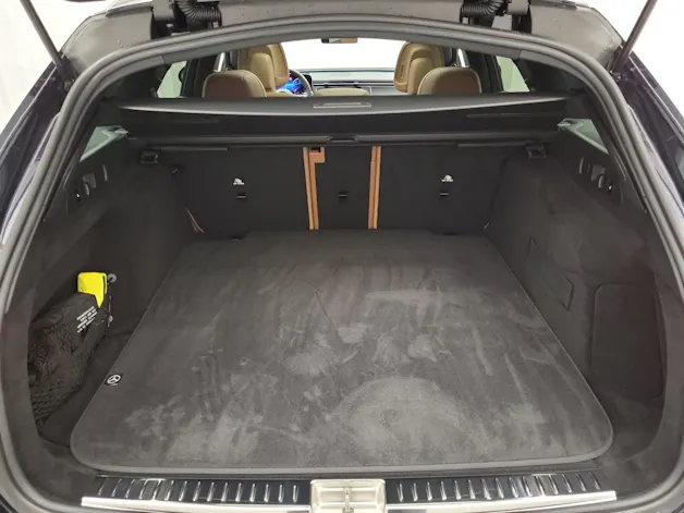 Mercedes-Benz E 220 d AMG Line 4Matic T