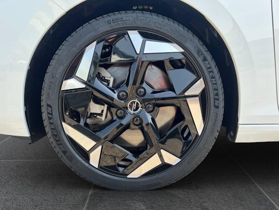 Vehicle image 10 Vehicle image 10