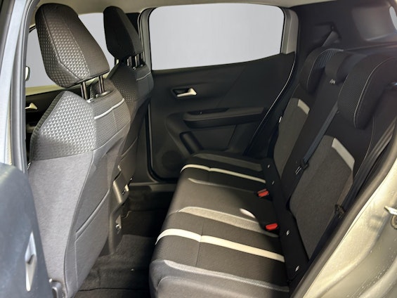 Vehicle image 6 Vehicle image 6