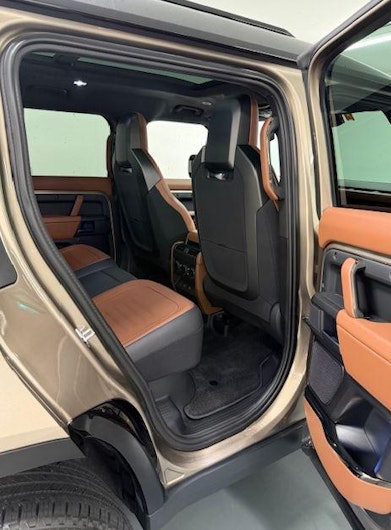 Vehicle image LAND ROVER DEFENDER