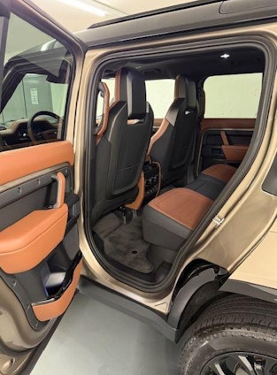 Vehicle image 9 Vehicle image 9