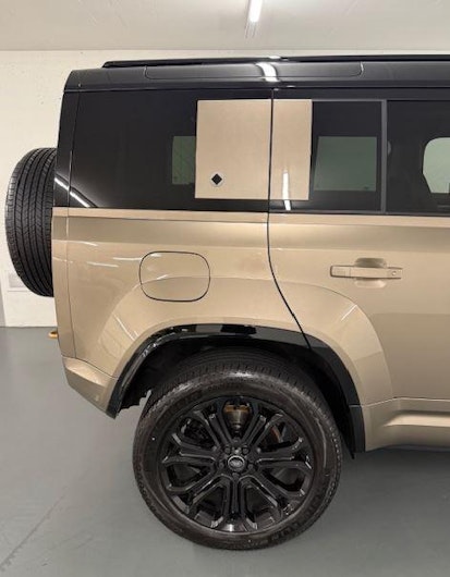 Vehicle image LAND ROVER DEFENDER