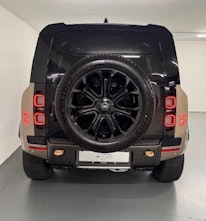 Vehicle image LAND ROVER Defender 110 4.4 V8 Octa