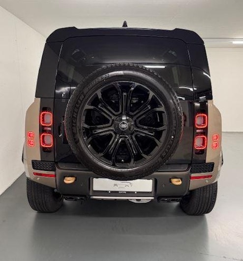 Vehicle image LAND ROVER DEFENDER