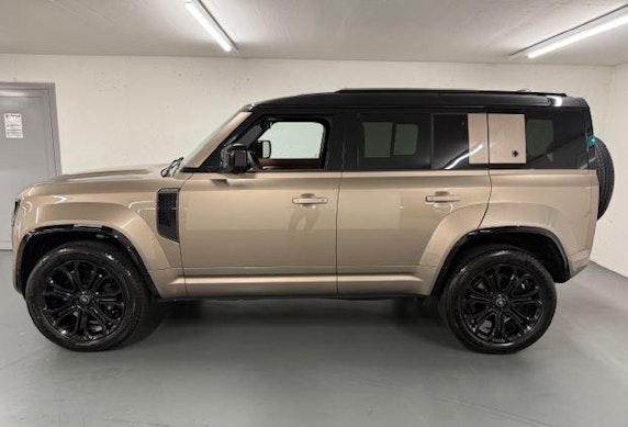 LAND ROVER Defender 110 4.4 V8 Octa 3