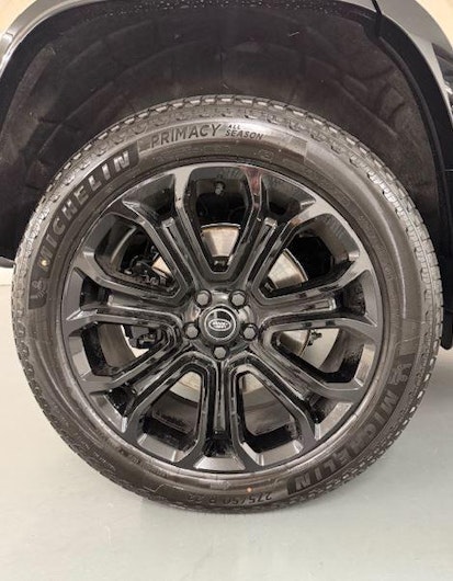 Vehicle image LAND ROVER DEFENDER