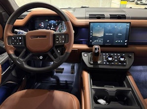 Vehicle image LAND ROVER Defender 110 4.4 V8 Octa