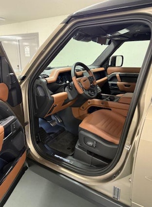 Vehicle image 8 Vehicle image 8