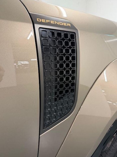 Vehicle image LAND ROVER DEFENDER