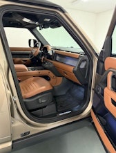 Vehicle image LAND ROVER Defender 110 4.4 V8 Octa