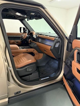 Vehicle image 10 Vehicle image 10