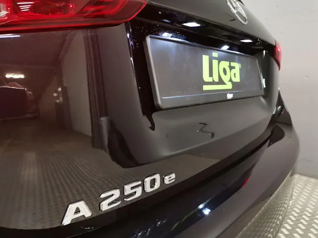 Mercedes-Benz A 250 e AMG Line EQ Star