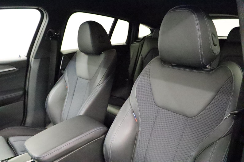 Vehicle image BMW X4