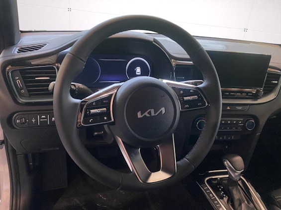 Vehicle image 9 Vehicle image 9