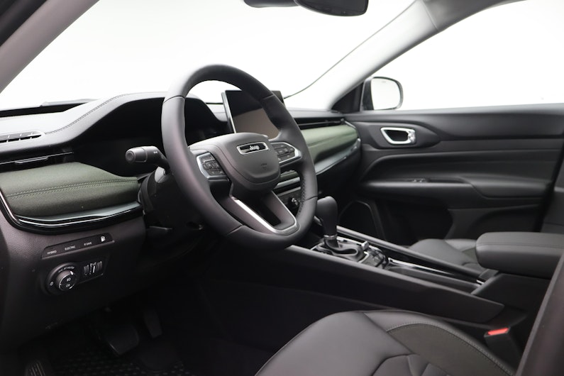 Vehicle image JEEP COMPASS