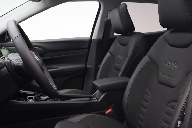 Vehicle image JEEP COMPASS