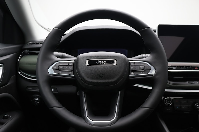 Vehicle image JEEP COMPASS